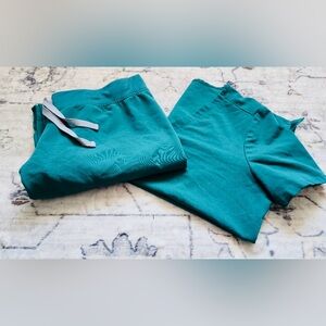 Figs- womens green scrub set